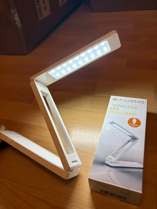 Partia lamp LED i lamp biurkowych – hurt palet likwidacyjnych, zdjęcie 11 z 11